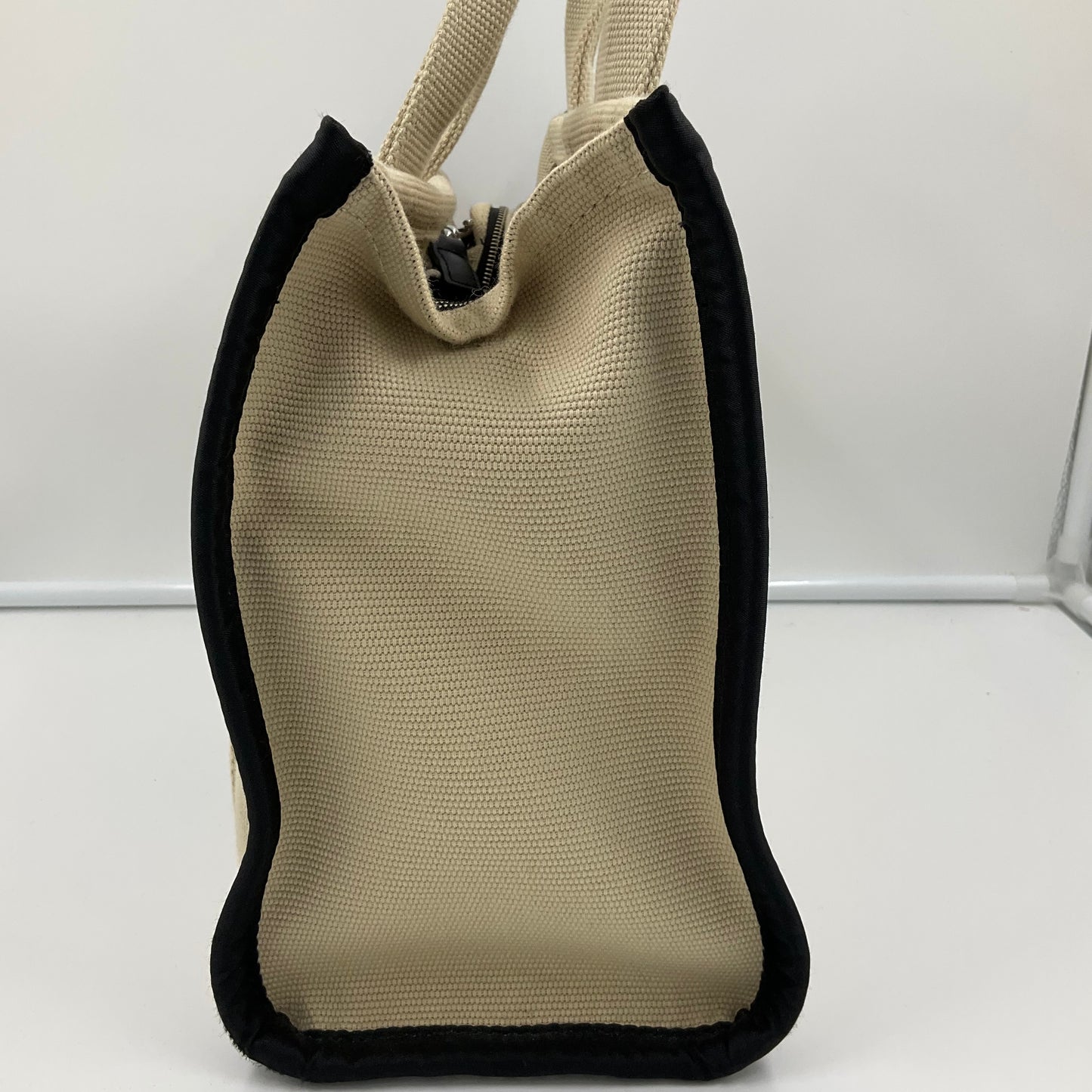 Handbag Luxury Designer By Marc Jacobs In White, Size:Large