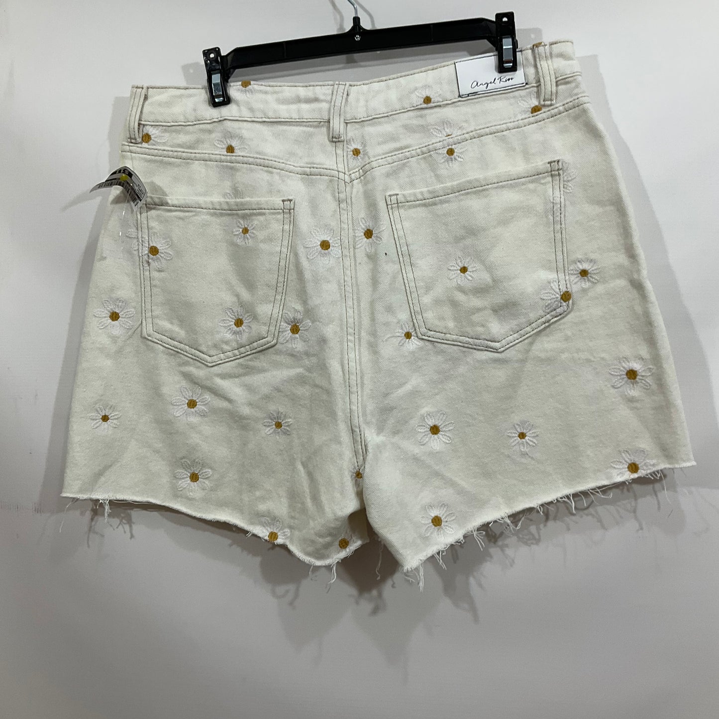 SHORTS by    CLOTHES MENTOR In CREAM, Size: 12