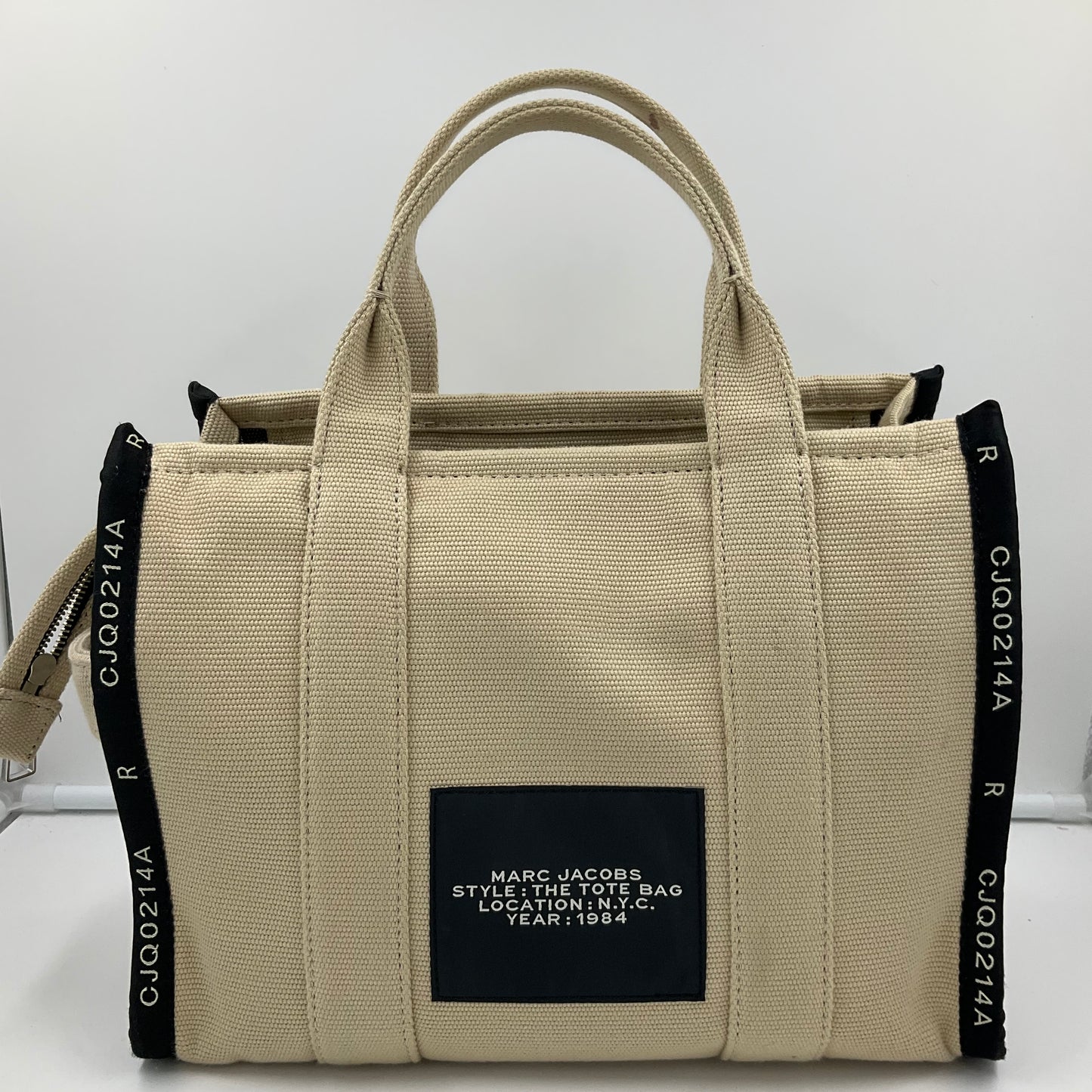 Handbag Luxury Designer By Marc Jacobs In White, Size:Large