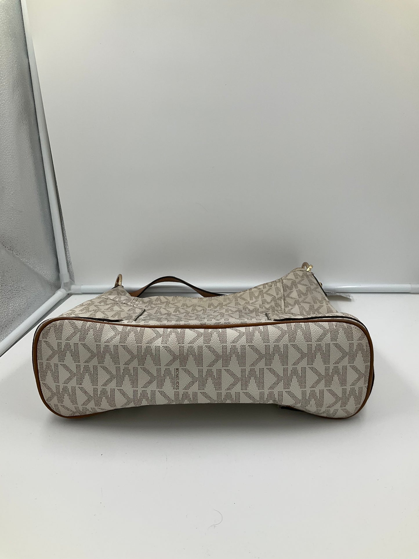 Handbag Designer By Michael Kors In White, Size:Large