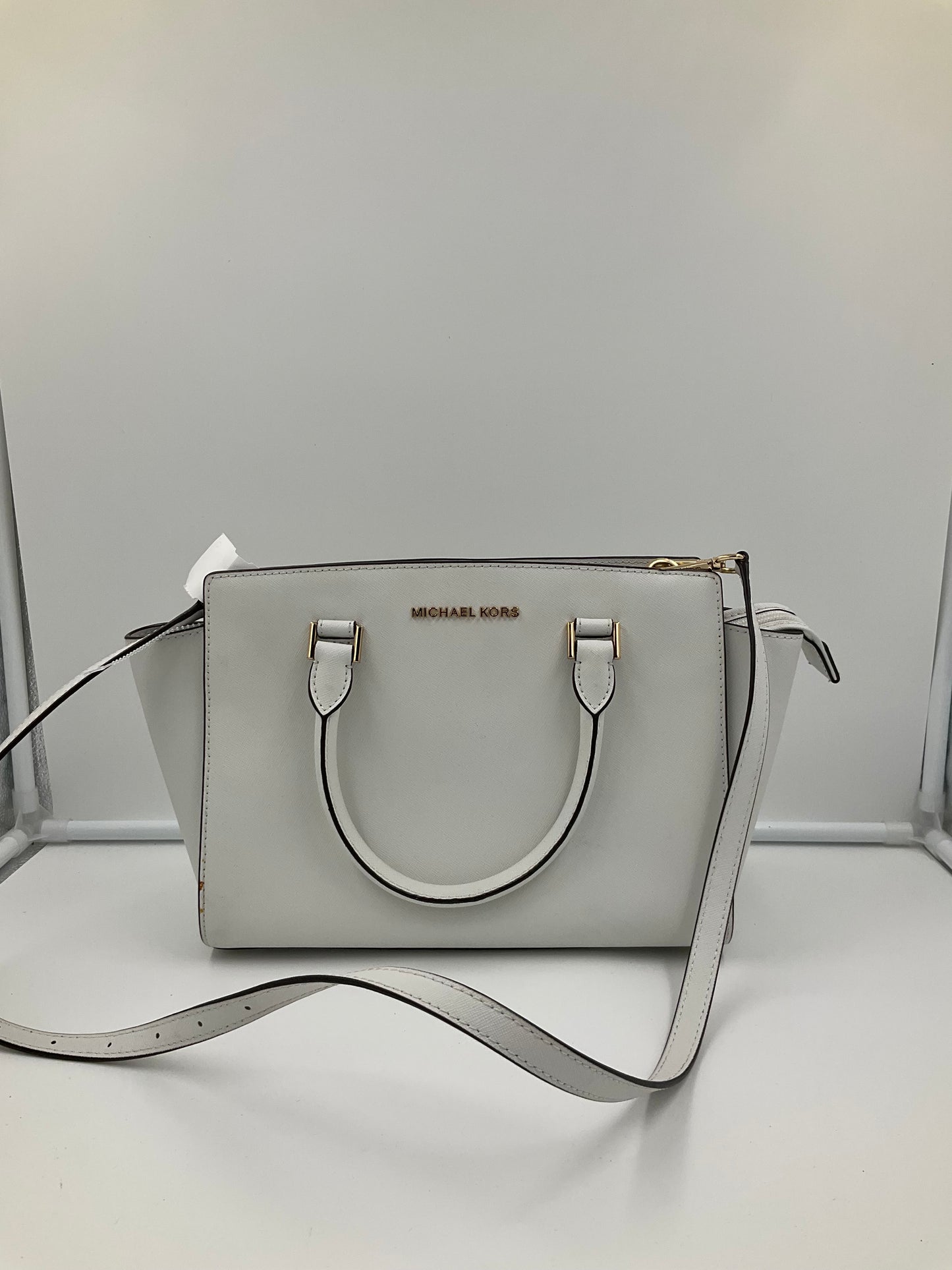Handbag Designer By Michael Kors In White, Size:Medium
