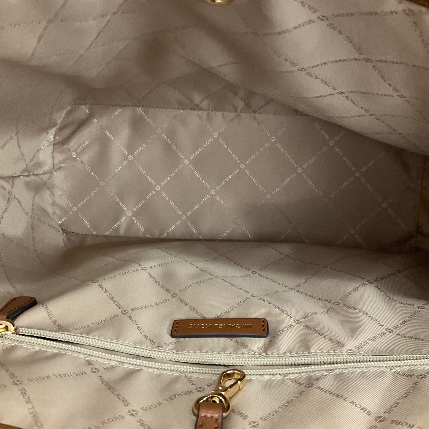 Handbag Designer By Michael Kors In Cream, Size:Large