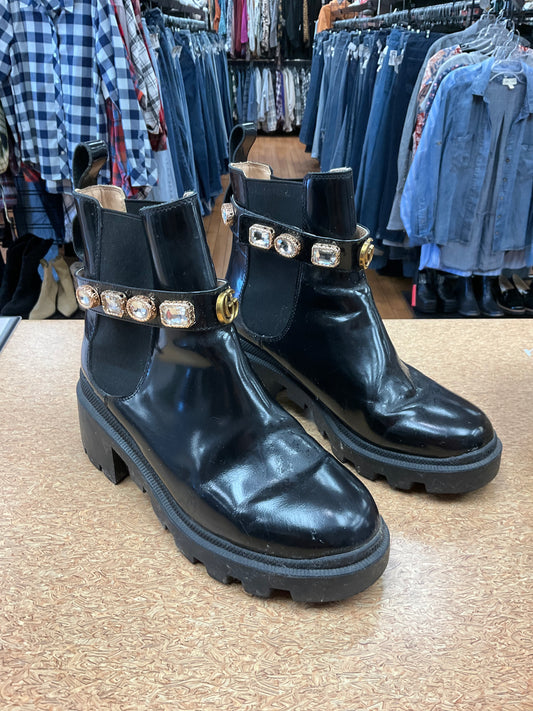 *RESERVED FOR INVOICE* BOOTS LUXURY DESIGNER by GUCCI In BLACK, Size: 8