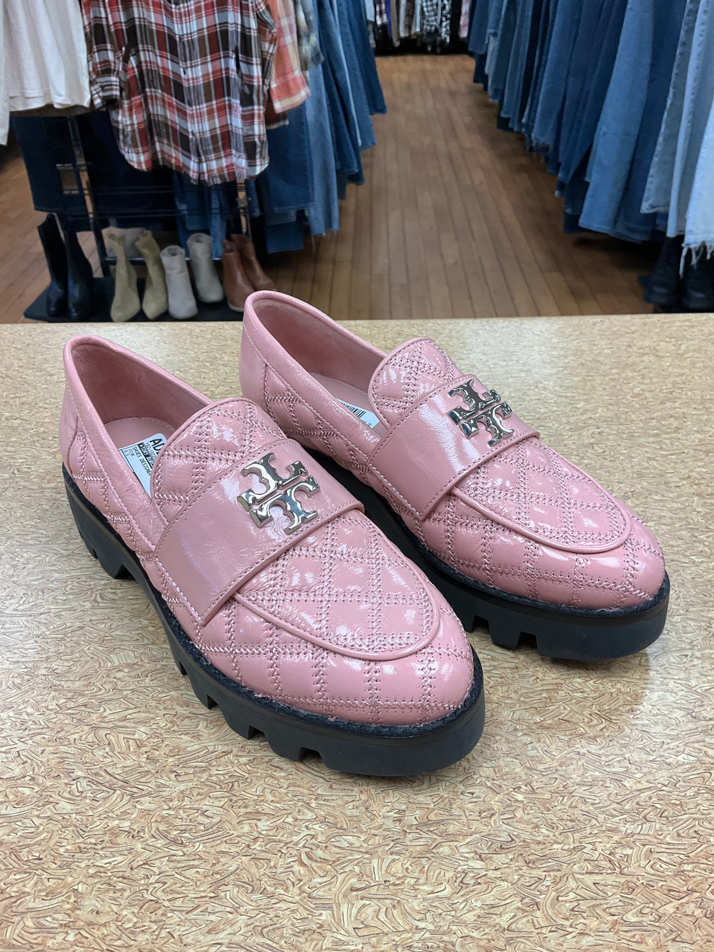 SHOES DESIGNER by TORY BURCH In PINK, Size: 5.5