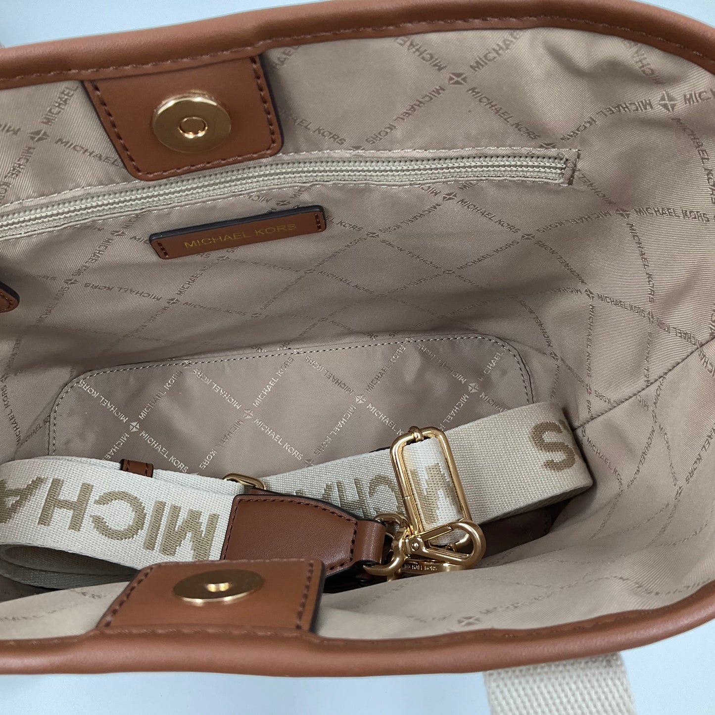 Handbag Designer By Michael Kors, Size: Medium