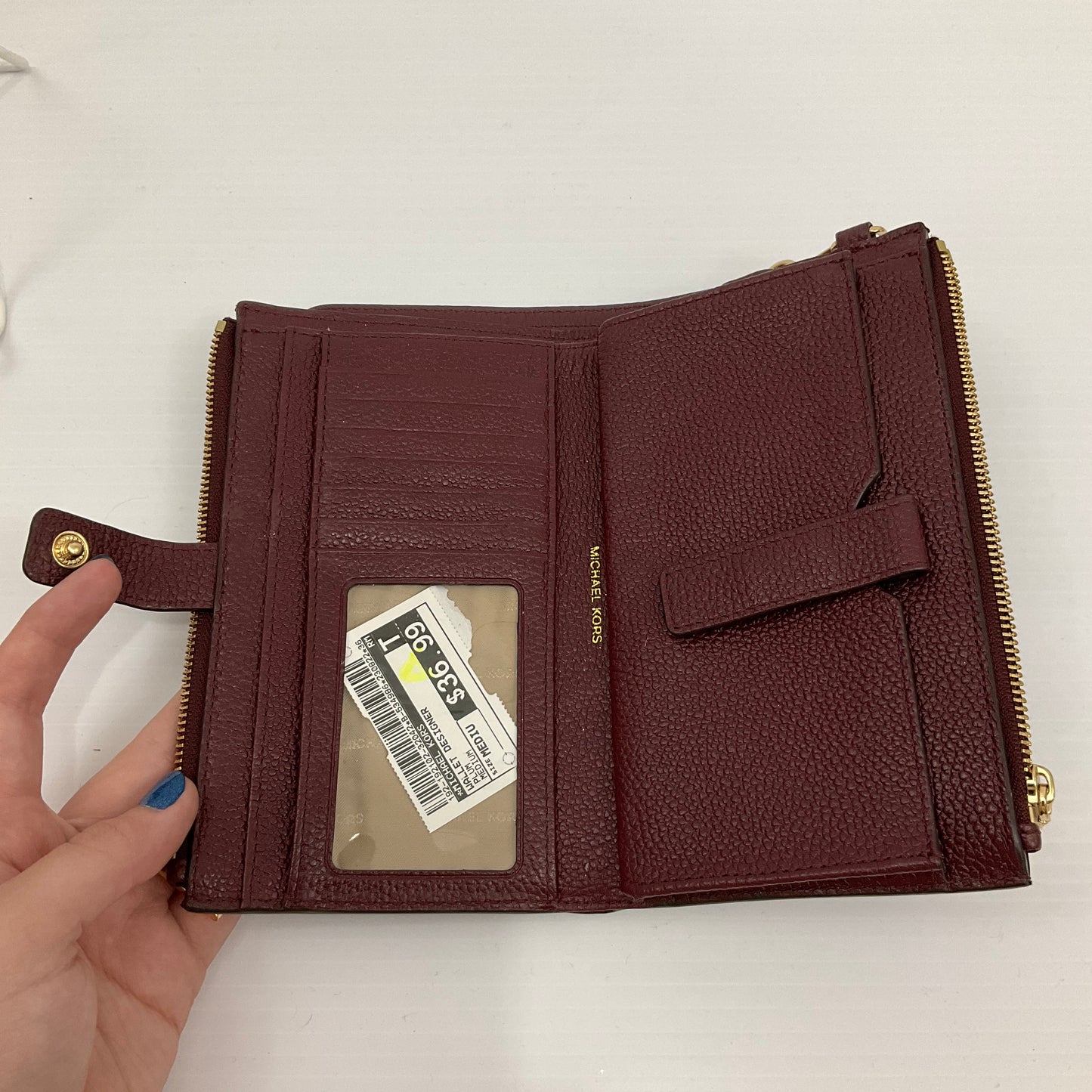 Wallet Designer By Michael Kors  Size: Medium