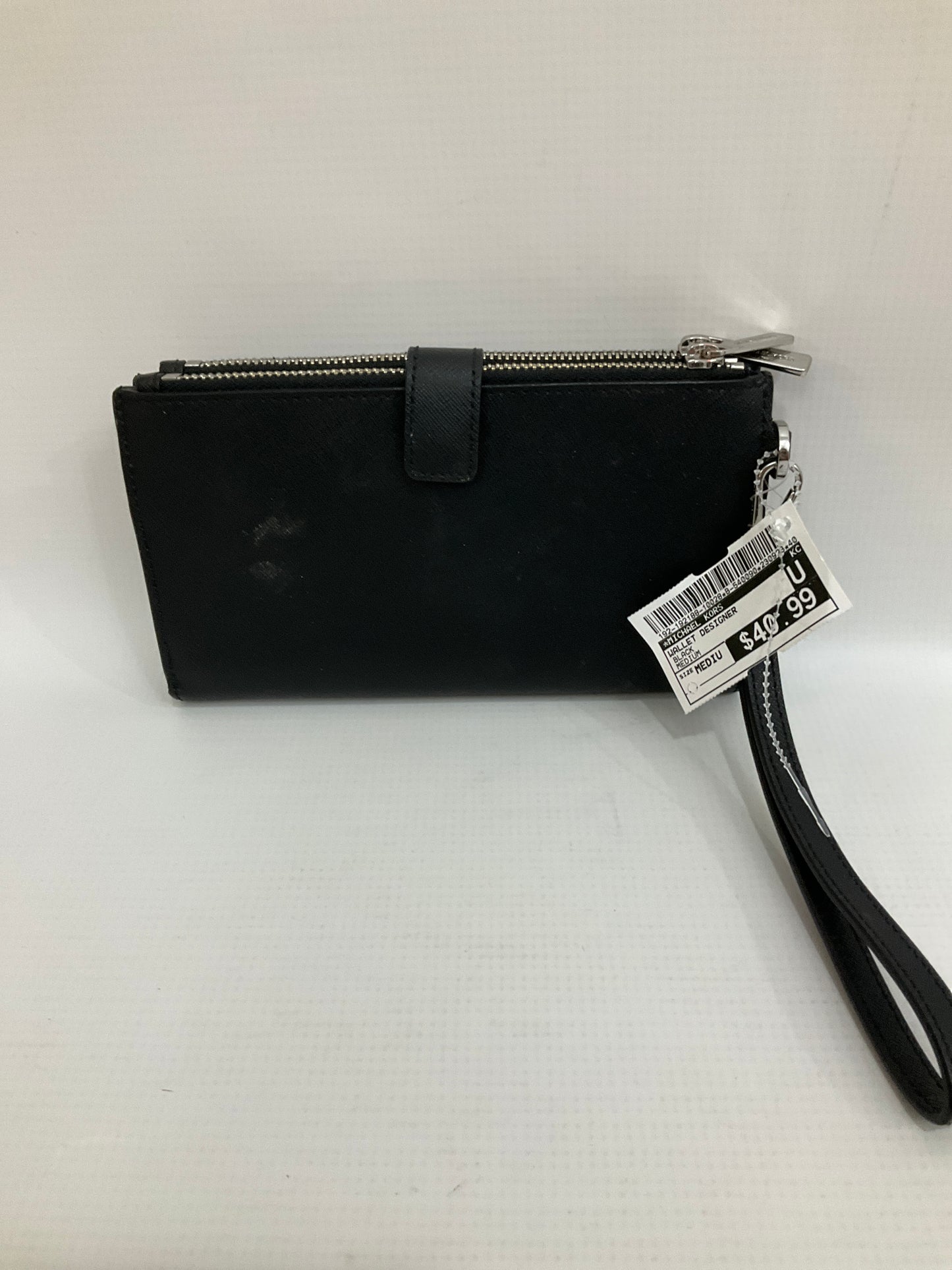 Wallet Designer By Michael Kors  Size: Medium