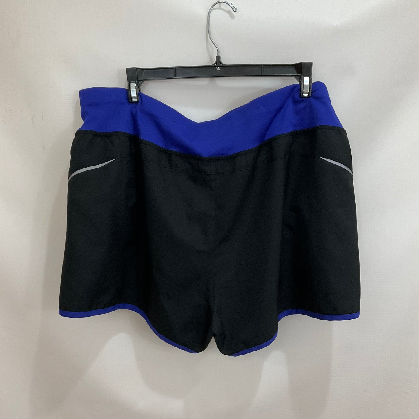 Athletic Shorts By Fila  Size: Xl