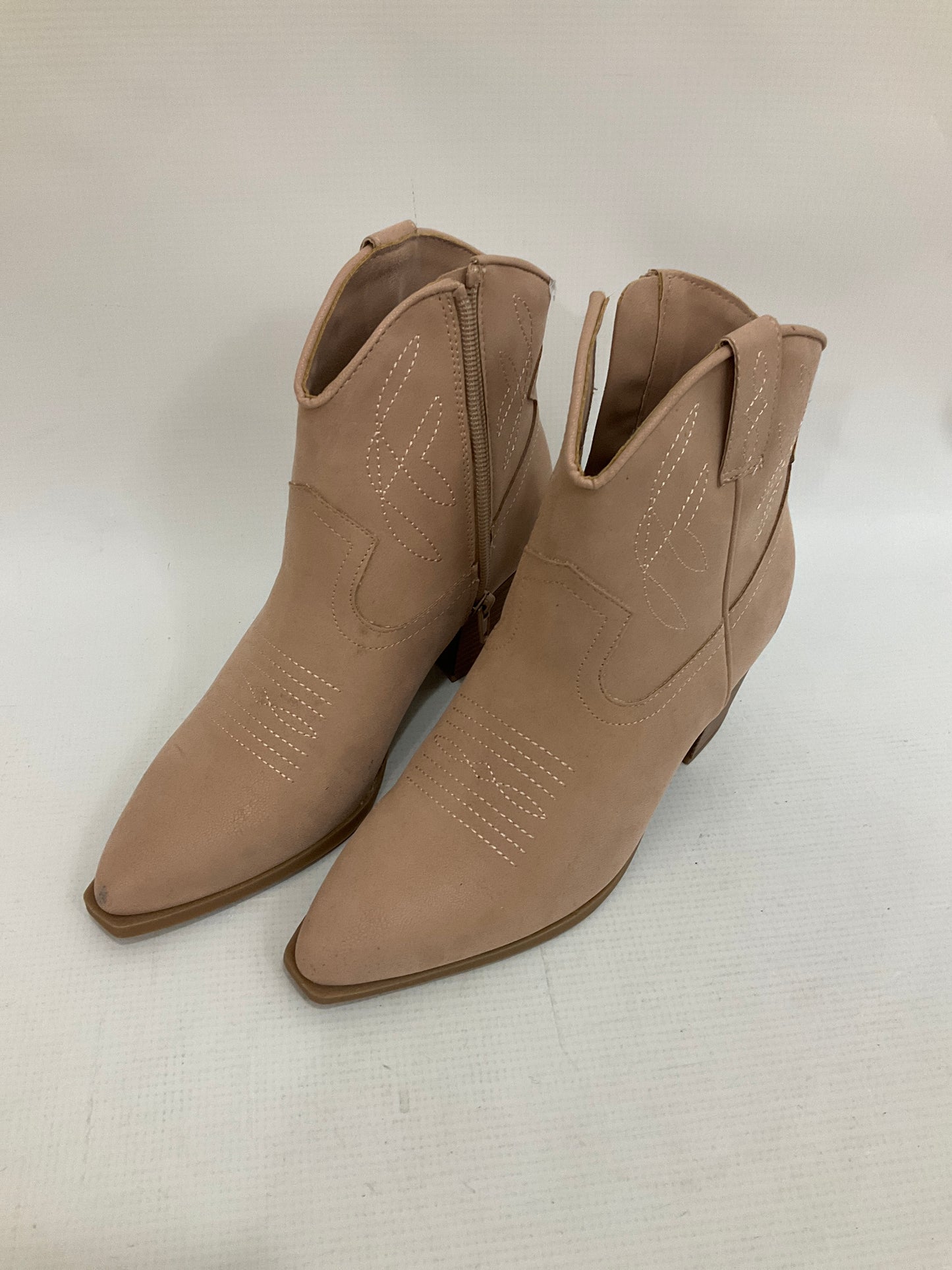 Boots Western By Maurices  Size: 6